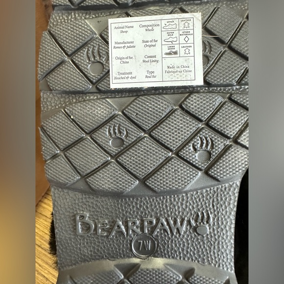 Bearpaw Fuzzy Slippers Black Size 7 NWT - Picture 6 of 6
